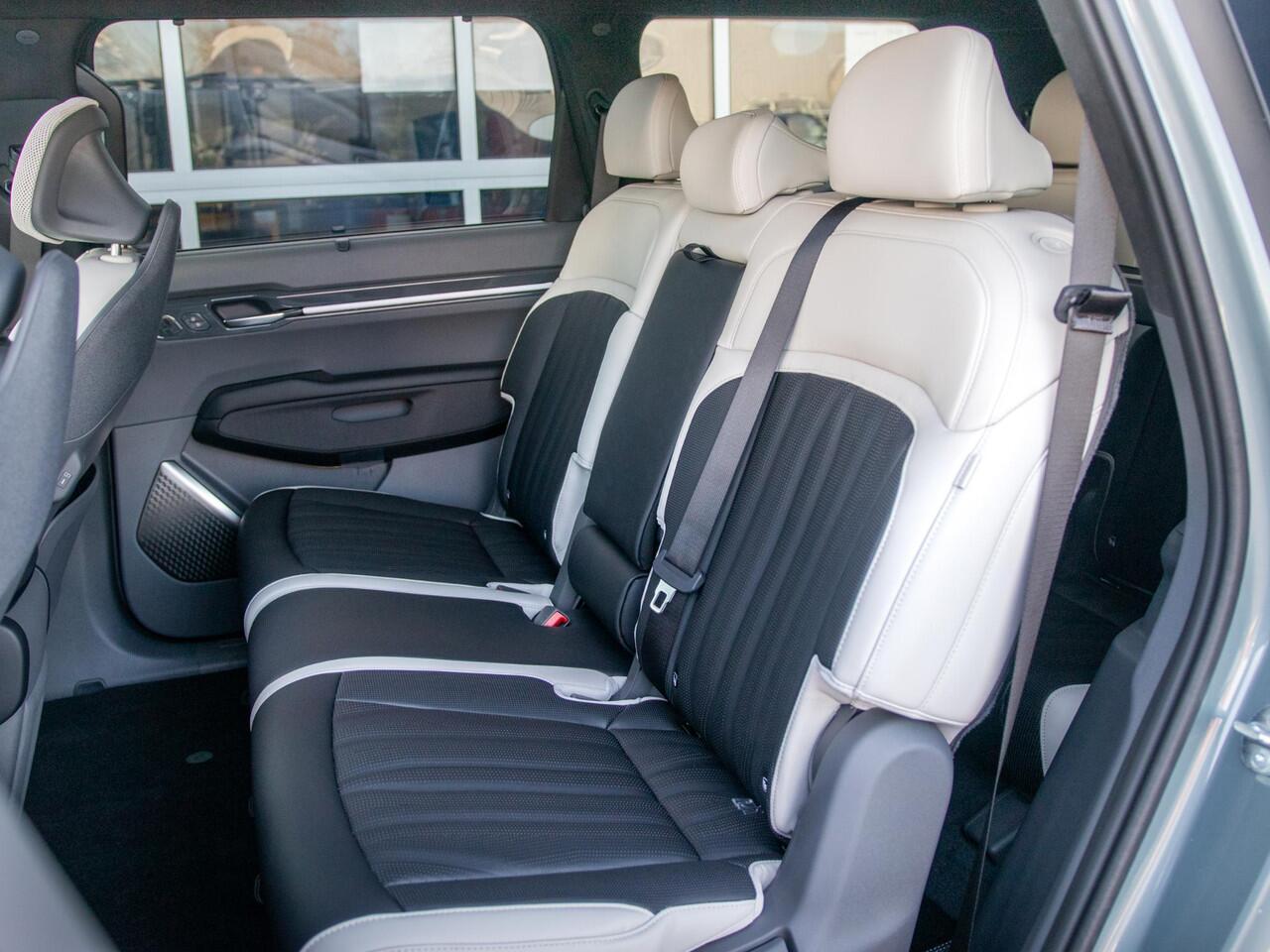 KIA EV9 GT-Line AWD 99.8 kWh | Levering uit voorraad | 7-Pers. | 21" | Head-Up | Stoel-/Stuurverwarming | Premium Audio | Schuif-/kanteldak | Adapt. Cruise | Navi