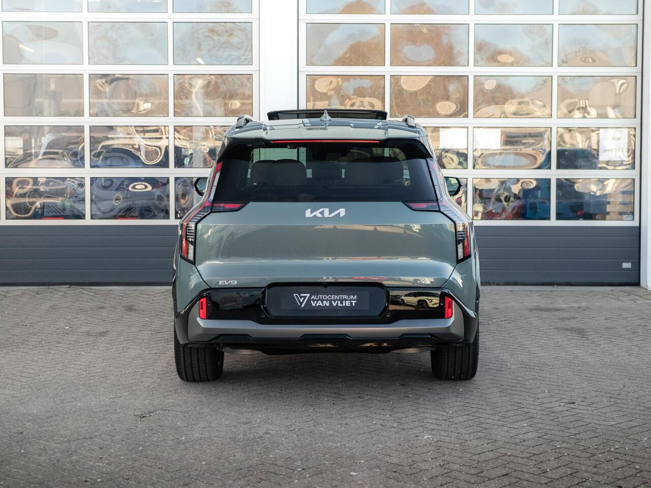 KIA EV9 GT-Line AWD 99.8 kWh | Levering uit voorraad | 7-Pers. | 21" | Head-Up | Stoel-/Stuurverwarming | Premium Audio | Schuif-/kanteldak | Adapt. Cruise | Navi