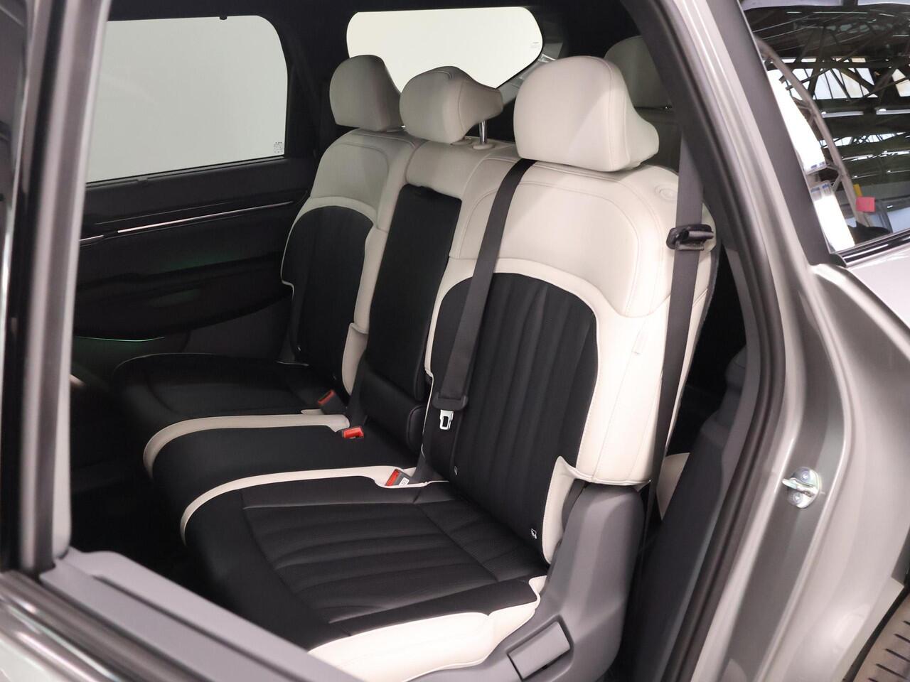 KIA EV9 GT-Line AWD 99.8 kWh | Panoramaschuifdak | LED-matrix | Head-up | Meridian premium sound | Stoelverwarming/ventilatie | 360°-camera |