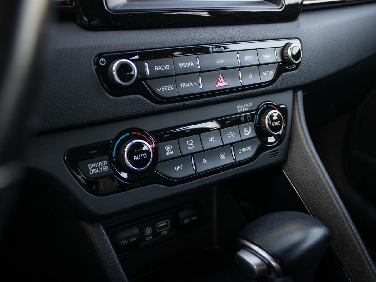 KIA Niro 1.6 GDi Hybrid DynamicLine | Trekhaak afneembaar | Navigatie | Achteruitrijcamera |