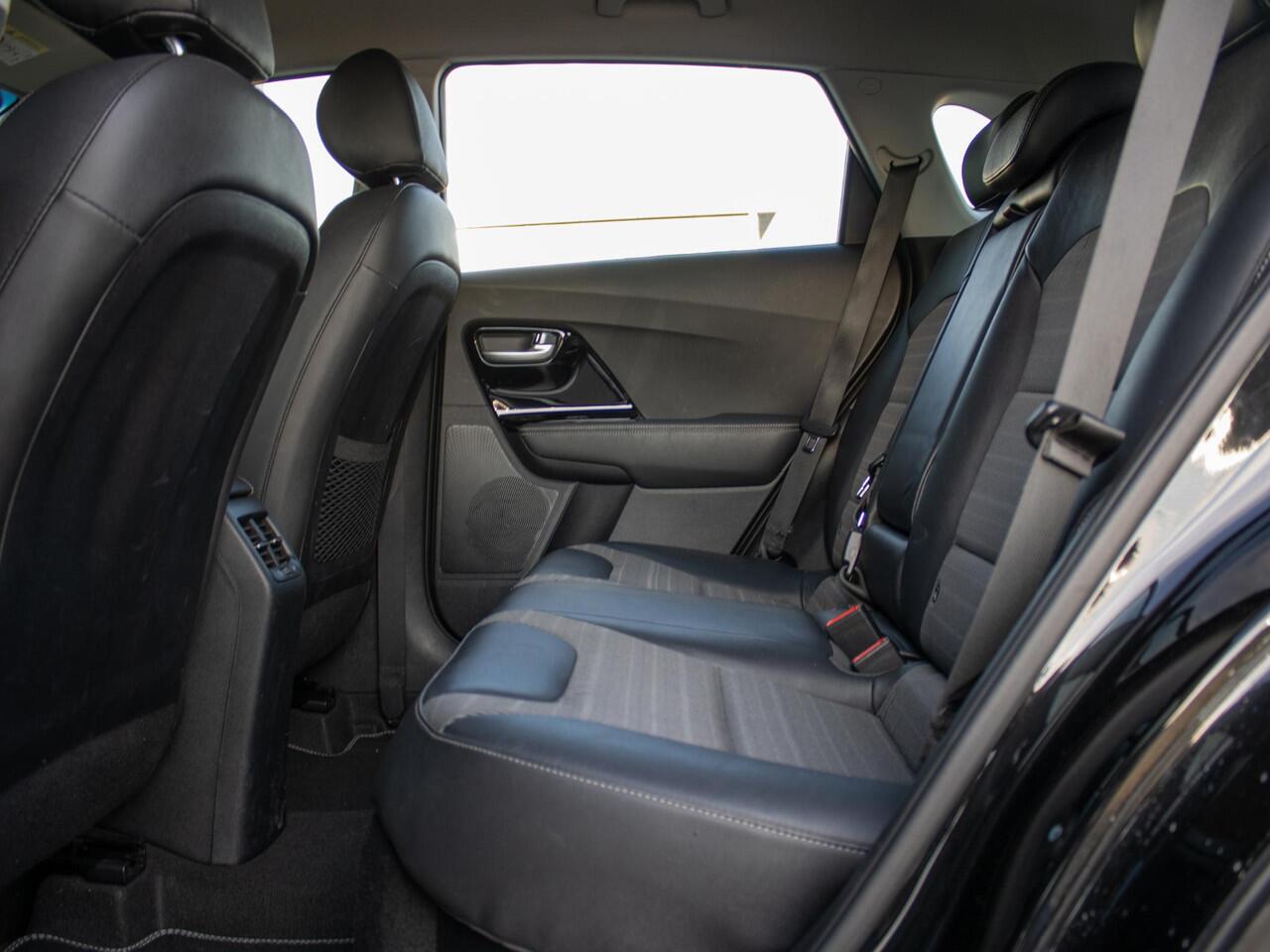 KIA Niro 1.6 GDi Hybrid DynamicLine | Trekhaak afneembaar | Navigatie | Achteruitrijcamera |