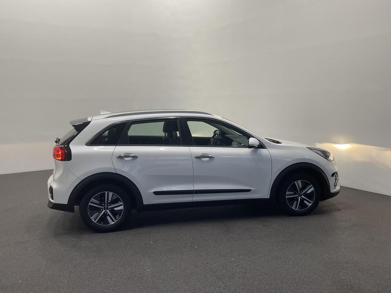 KIA Niro 1.6 GDi Hybrid DynamicLine Navigatie Apple Carplay/Android Auto Camera Parkeersensoren achter Cruise Control Climate Control Lichtmetalen velgen