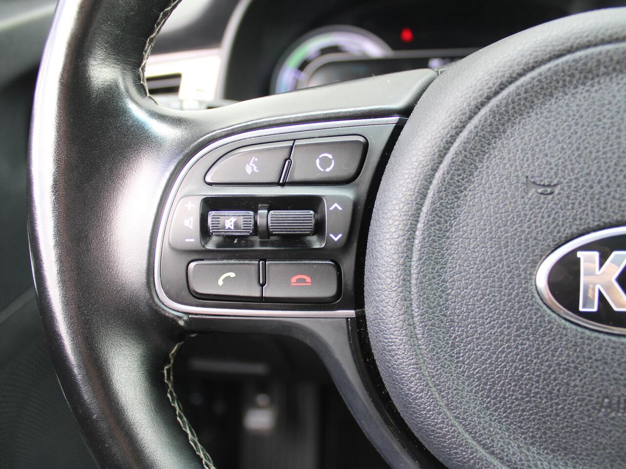 KIA Niro 1.6 GDi Hybrid ExecutiveLine | Trekhaak | Stuur-/stoelverwarming + ventilatie | Camera | Cruise adapt. | 18" LM | Leer | JBL audio |