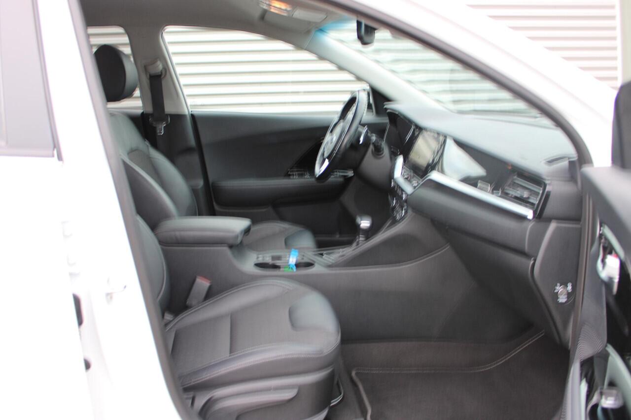 KIA Niro 1.6 GDi Hybrid DynamicPlusLine STOELVERWARMING / TREKHAAK / ALL SEASON BANDEN