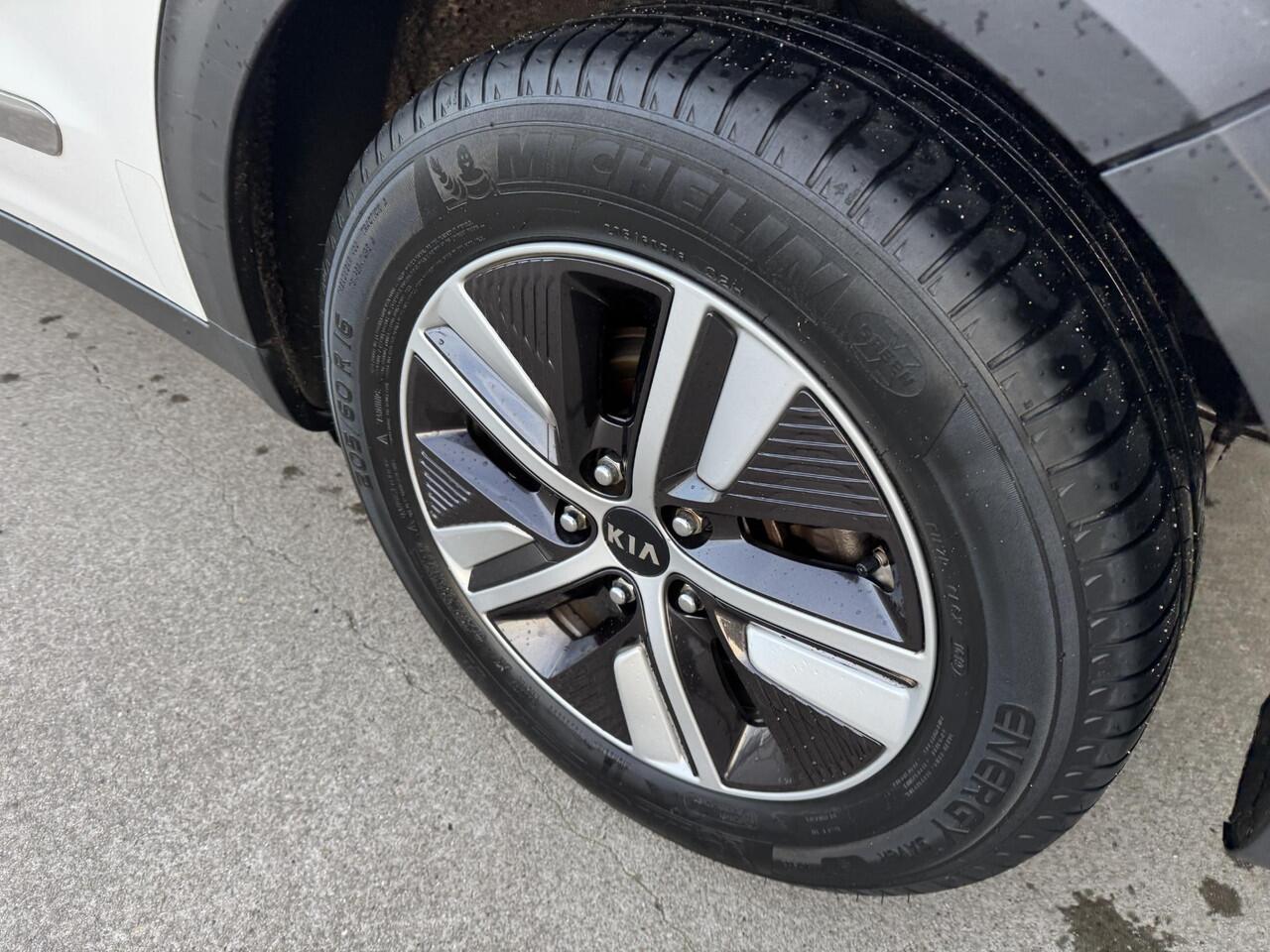 KIA Niro 1.6 GDi PHEV DynamicPlusLine NW geleverd & Onderhouden | Trekhaak | Keyless | Stoel&Stuurverw. | Privacyglass