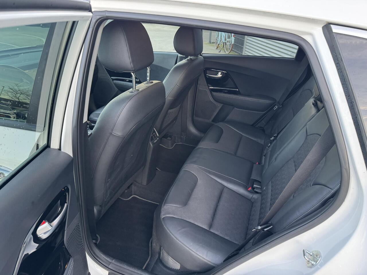 KIA Niro 1.6 GDi PHEV DynamicPlusLine NW geleverd & Onderhouden | Trekhaak | Keyless | Stoel&Stuurverw. | Privacyglass