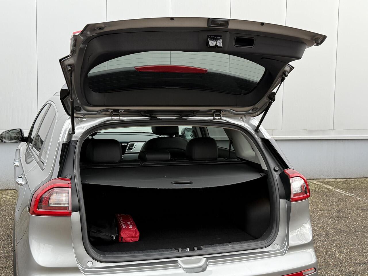 KIA Niro 1.6 GDi Hybrid DynamicLine Automaat Navi Camera Apple Carplay Rijstrook Keyless ACC LED