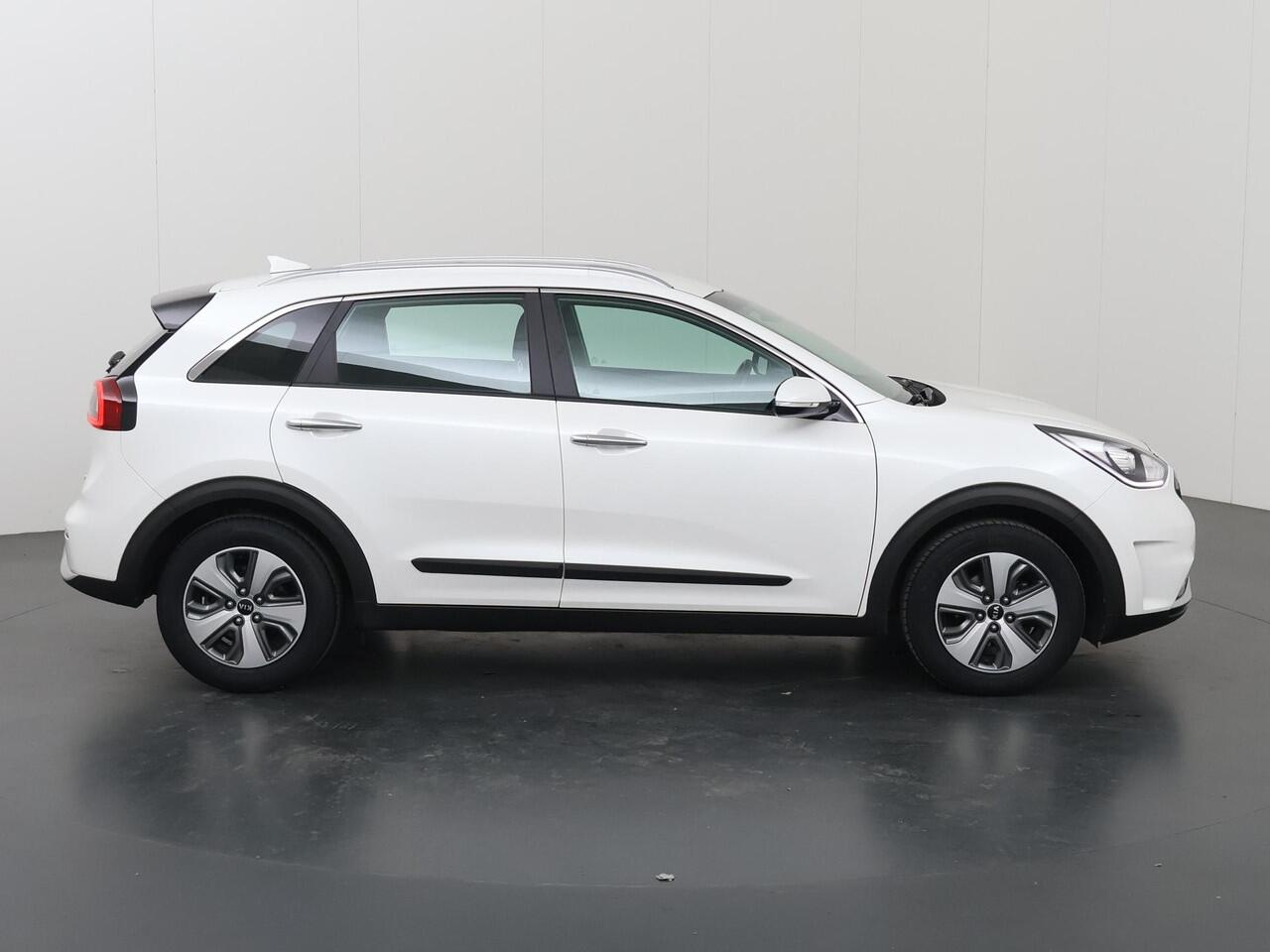 KIA Niro 1.6 GDi Hybrid DynamicLine | Navigatiesysteem | Parkeercamera | Stoelverwarming | Cruise Control |