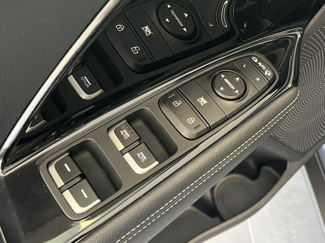 KIA Niro 1.6 GDi Hybrid DynamicLine Adaptieve Cruisecontrol, Apple Carplay, Android Auto, Navigatie, Achteruitrij Camera