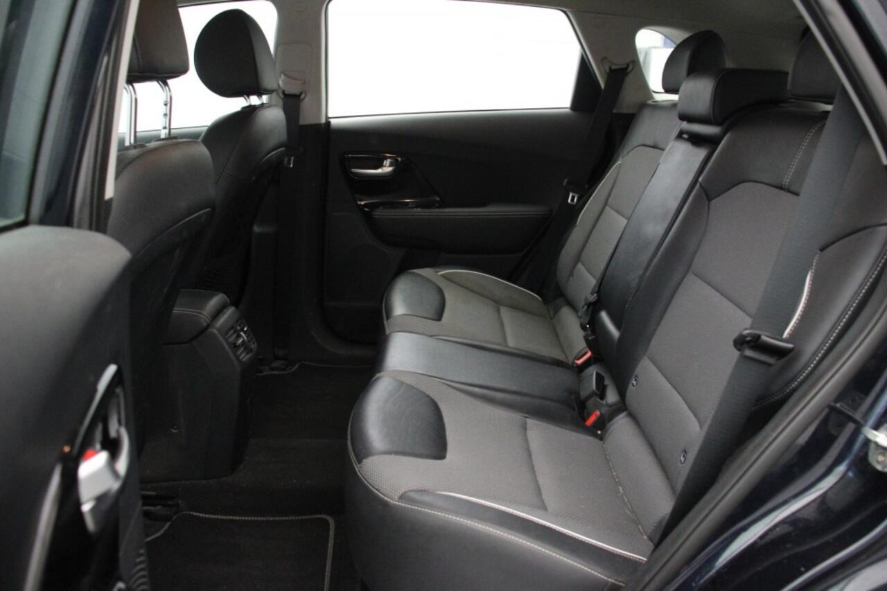 KIA Niro E-Niro DynamicLine 64 kWh - Carplay, Navi, Camera, Stuur/Stoelverw.