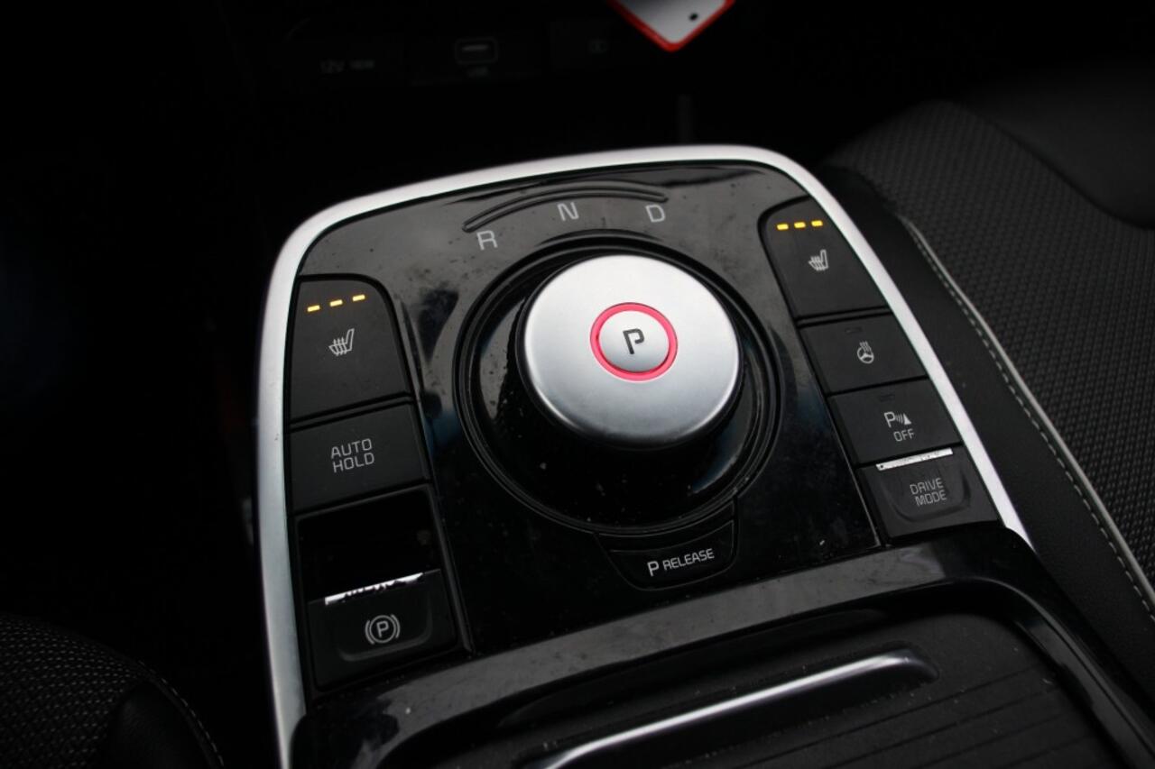 KIA Niro E-Niro DynamicLine 64 kWh - Carplay, Navi, Camera, Stuur/Stoelverw.