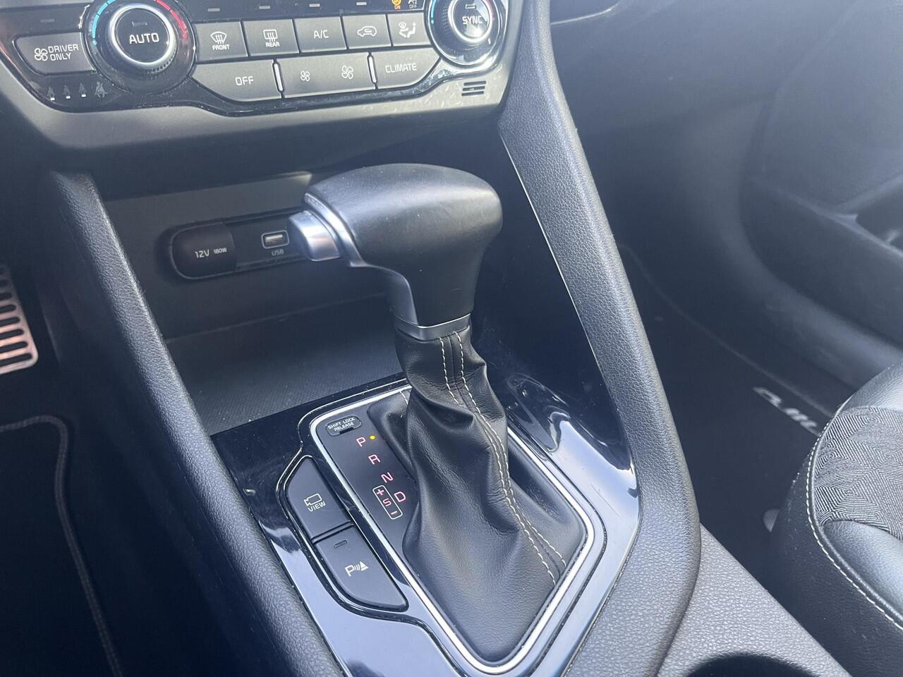 KIA Niro 1.6 GDi Hybrid DynamicPlusLine Trehaak|camera|Stoelverwarming|Cruise control|1300kg trekgewicht| Dealer onderhouden!! 1e eigenaar!!