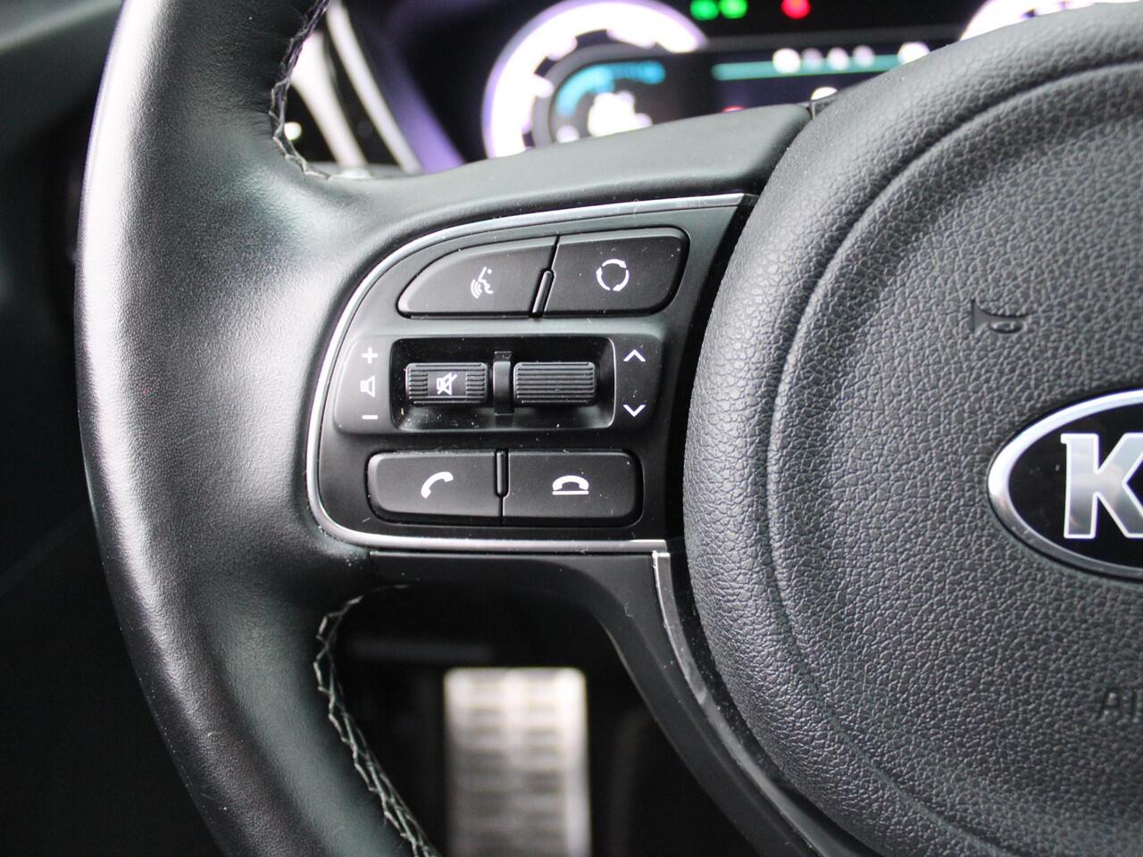 KIA Niro 1.6 GDi Hybrid DynamicPlusLine | Stuur-/stoelverwarming | Camera | 18" LM | Clima | Navi | Cruise adapt. | PDC | Leer |
