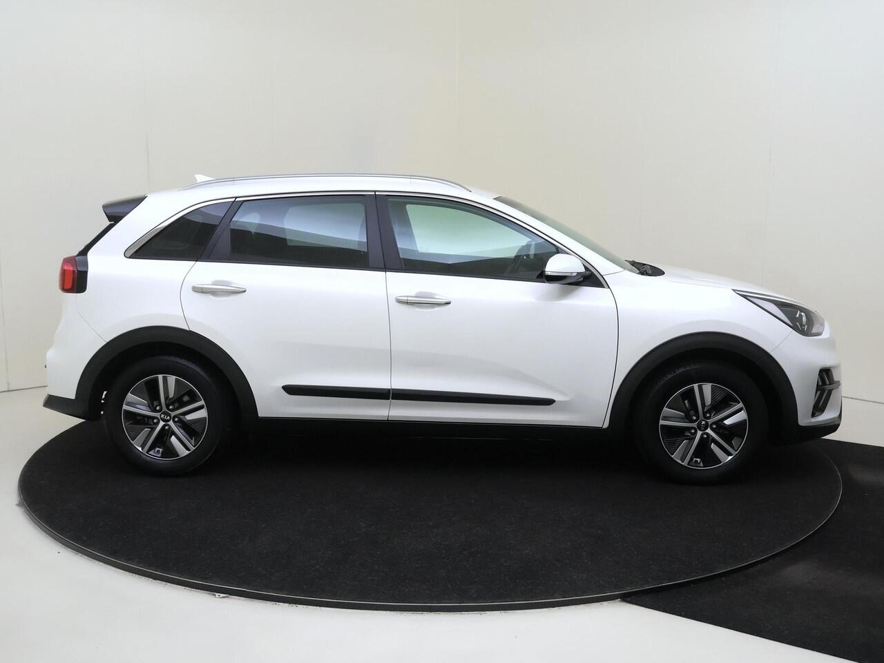 KIA Niro 1.6 GDi Hybrid DynamicLine Automaat | Navigatie | Camera | LM Velgen | Trekhaak |