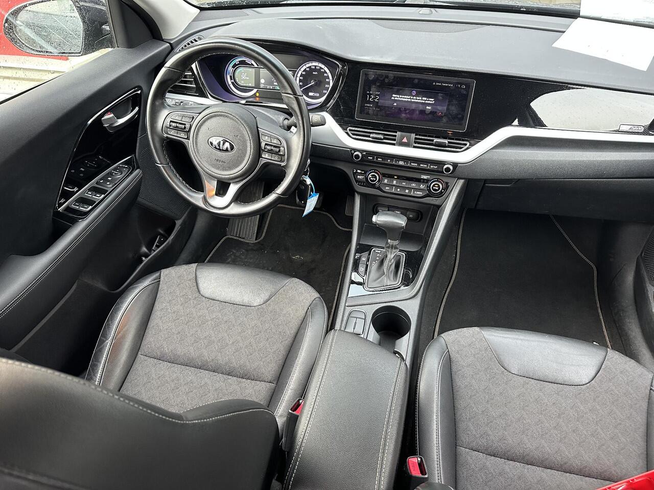 KIA Niro 1.6 GDi Hybrid DynamicLine Trekhaak | Navigatie | Adaptieve cruise control | Climate control | Achteruitrij camera | Automaat | NL-auto & boekjes compleet!