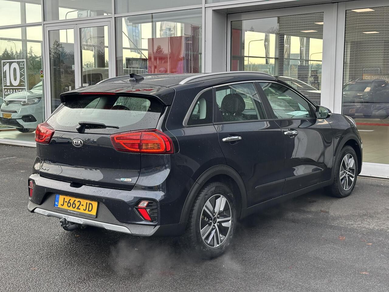 KIA Niro 1.6 GDi Hybrid DynamicLine Trekhaak | Navigatie | Adaptieve cruise control | Climate control | Achteruitrij camera | Automaat | NL-auto & boekjes compleet!