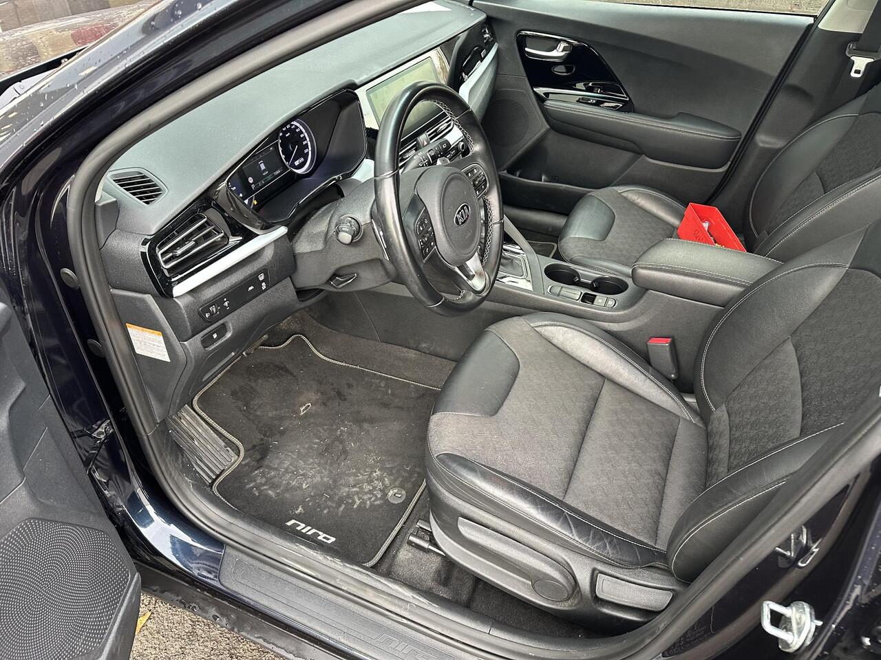 KIA Niro 1.6 GDi Hybrid DynamicLine Trekhaak | Navigatie | Adaptieve cruise control | Climate control | Achteruitrij camera | Automaat | NL-auto & boekjes compleet!