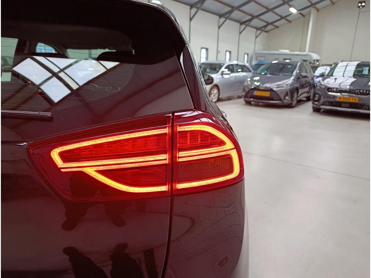 KIA Niro 1.6 GDi Hybrid DynamicLine Airco (automatisch) | Lmv | Pdc | Navi | Cv op afstand