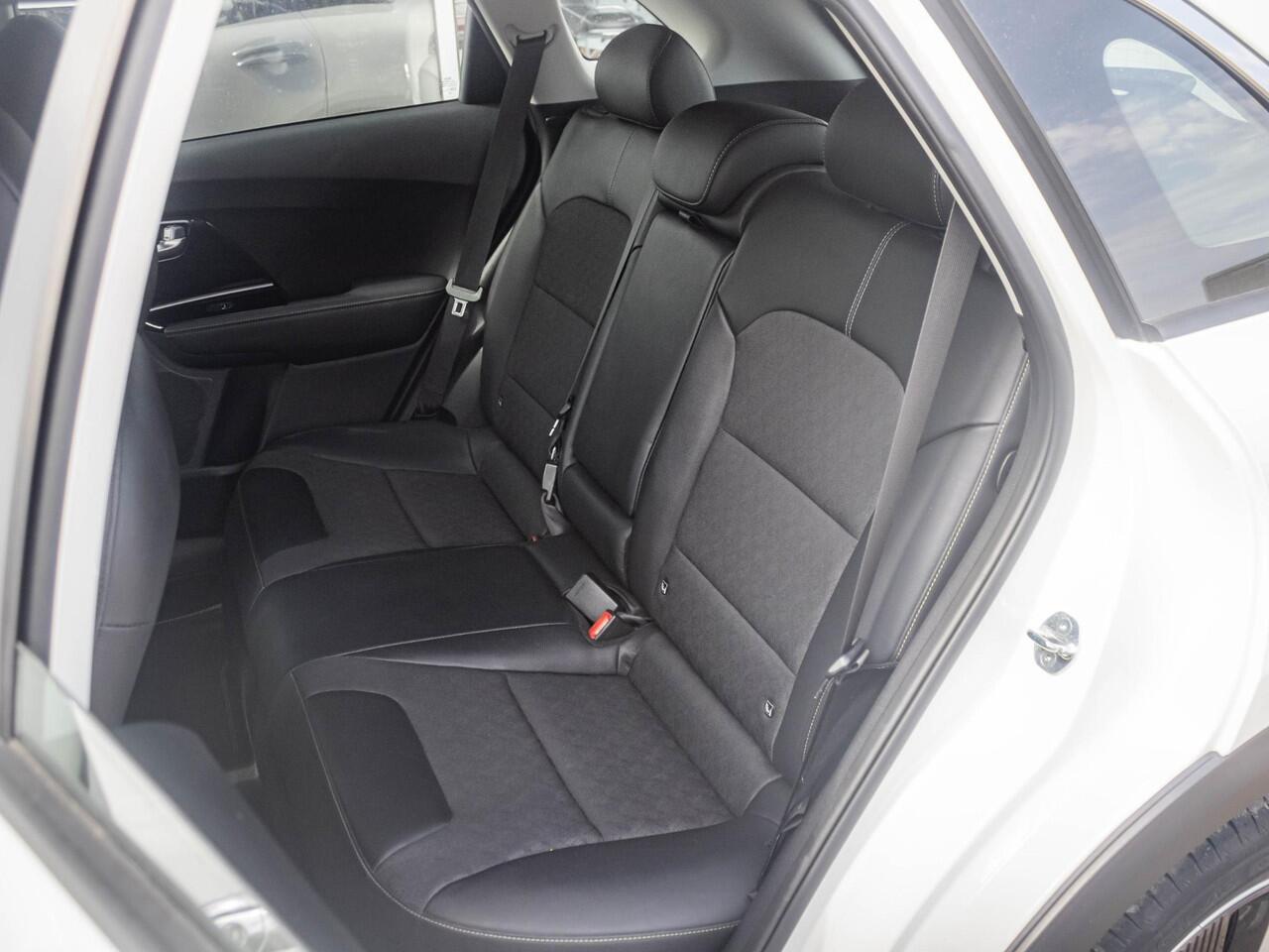 KIA Niro 1.6 GDi Hybrid DynamicLine l navigatie l achteruitrij camera l parkeersensoren l