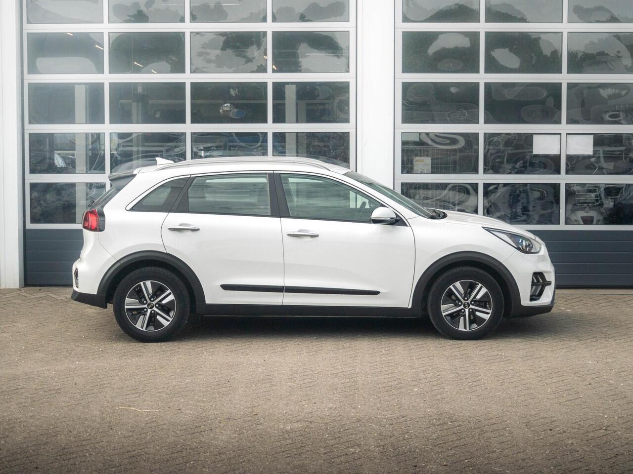 KIA Niro 1.6 GDi Hybrid DynamicLine l navigatie l achteruitrij camera l parkeersensoren l