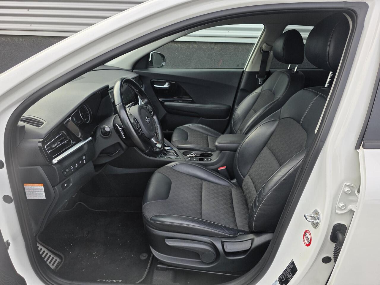 KIA Niro 1.6 GDi Hybrid DynamicPlusLine Trekhaak, dodehoek detectie, parkeersensoren, keyless, stoel- & stuurwiel verwarmd, navigatie, Apple CarPlay/Android Auto, auto vol luxe!