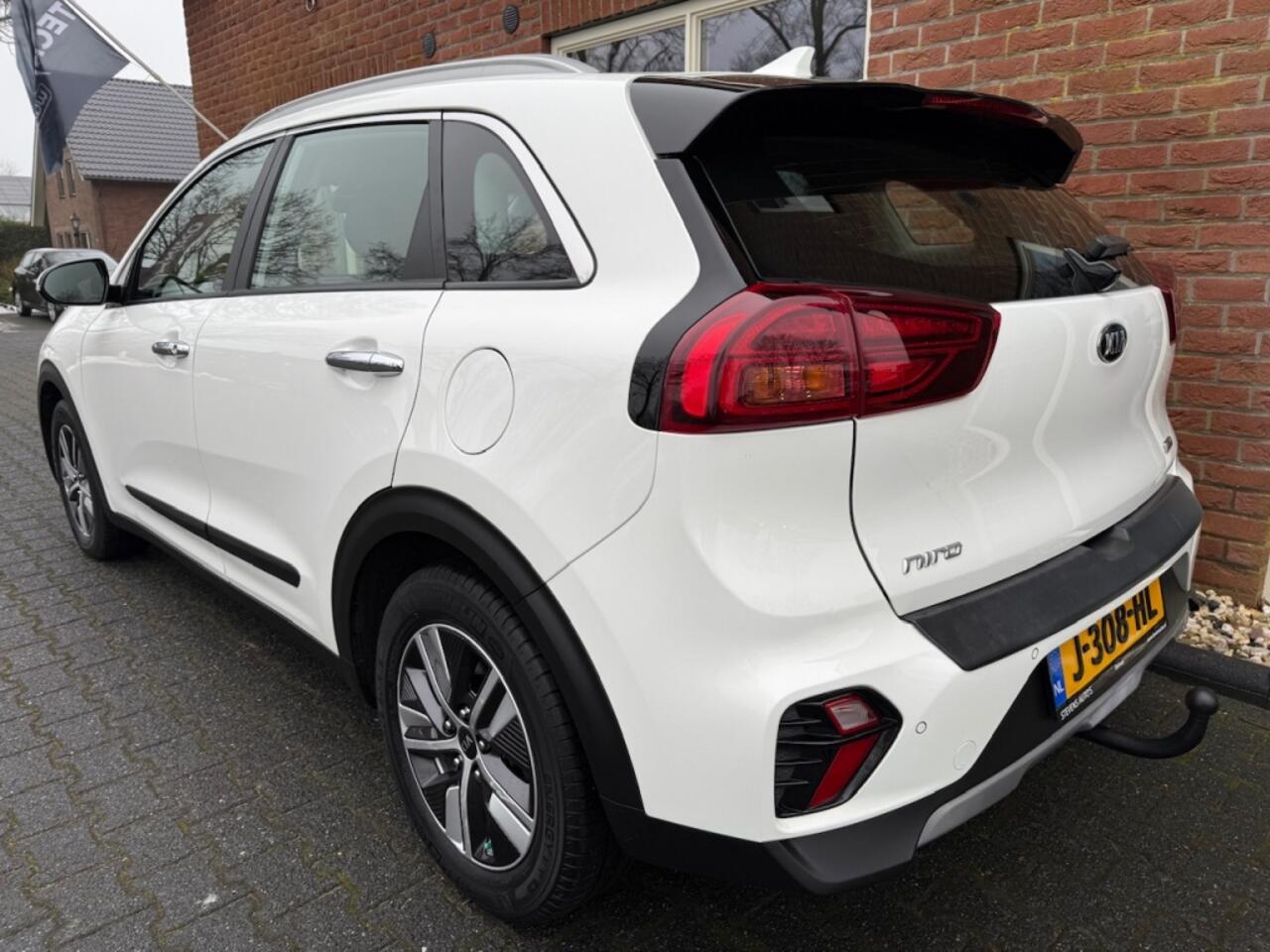 KIA Niro 1.6 GDi H. DynamicL. AUTOMAAT / TREKHAAK / CAMERA / CLIMA / NAVI