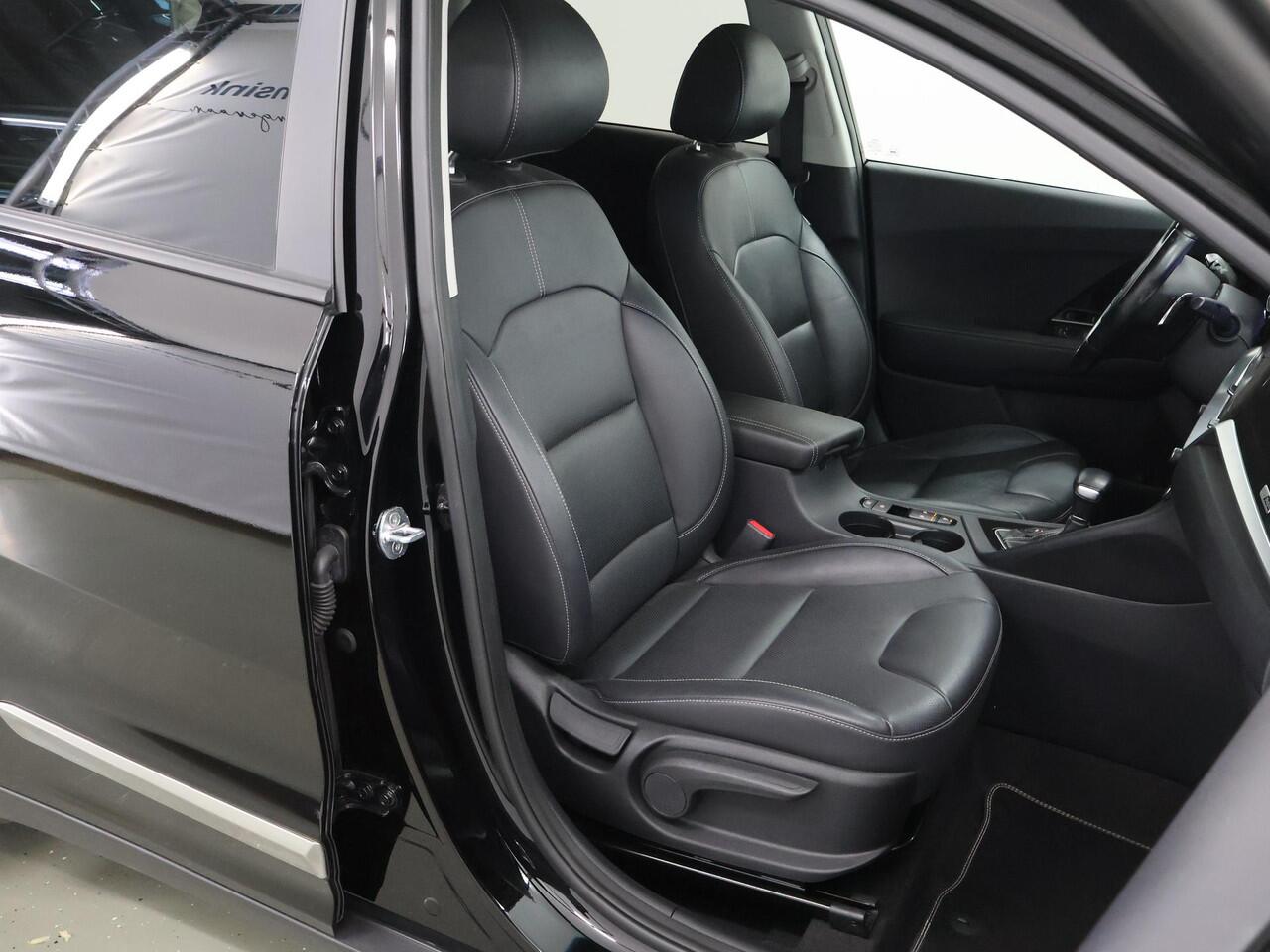 KIA Niro 1.6 GDi PHEV DynamicPlusLine | Trekhaak | SOH 100% | Navigatie | Apple CarPlay/Android Auto | Camera | DAB | Stoel/Stuurverwarming | Adaptieve Cruise Control | Rij-Hulpsysteem |