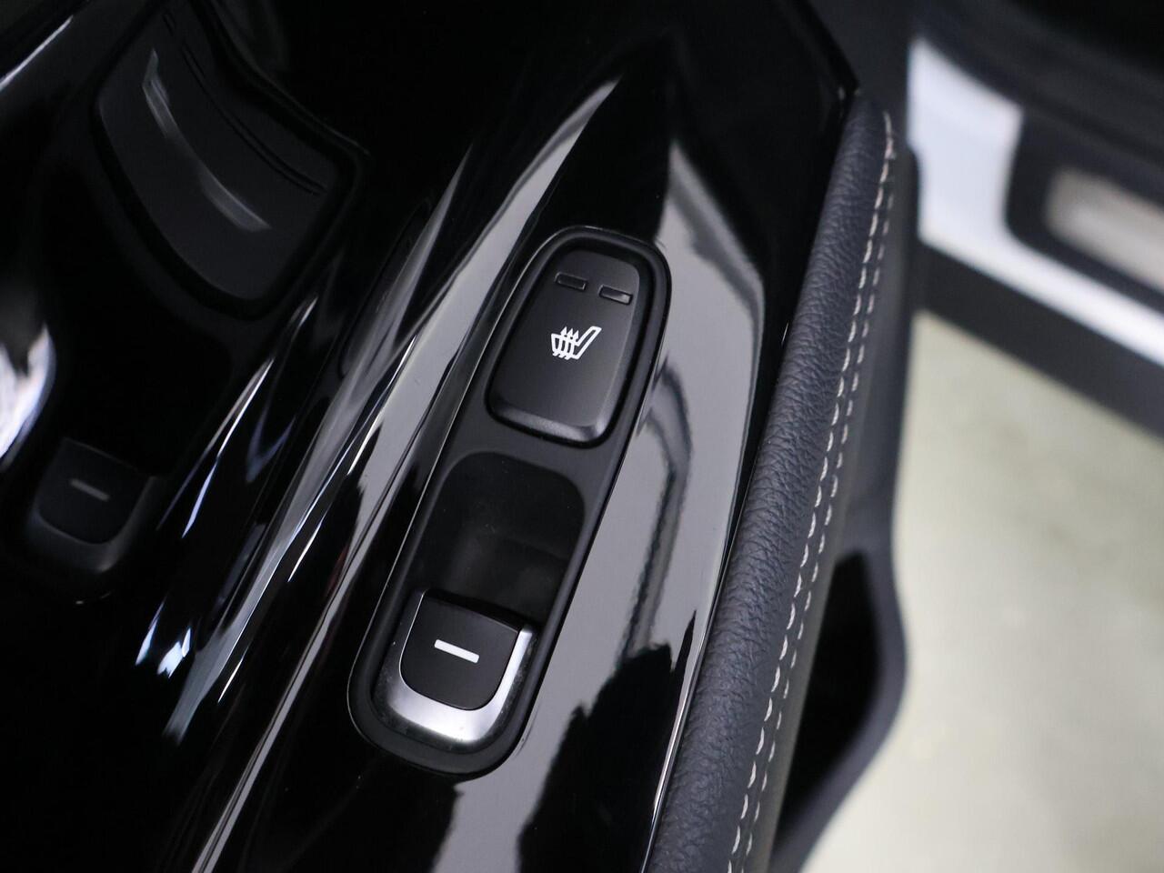 KIA Niro 1.6 GDi Hybrid ExecutiveLine | Panoramadak | Lederen Bekleding | JBL Audio | Dodehoekdetectie | Stoel/Stuurwielverwarming | Stoelventilatie | Elektrisch bedienbare bestuurdersstoel met geheugenfunctie