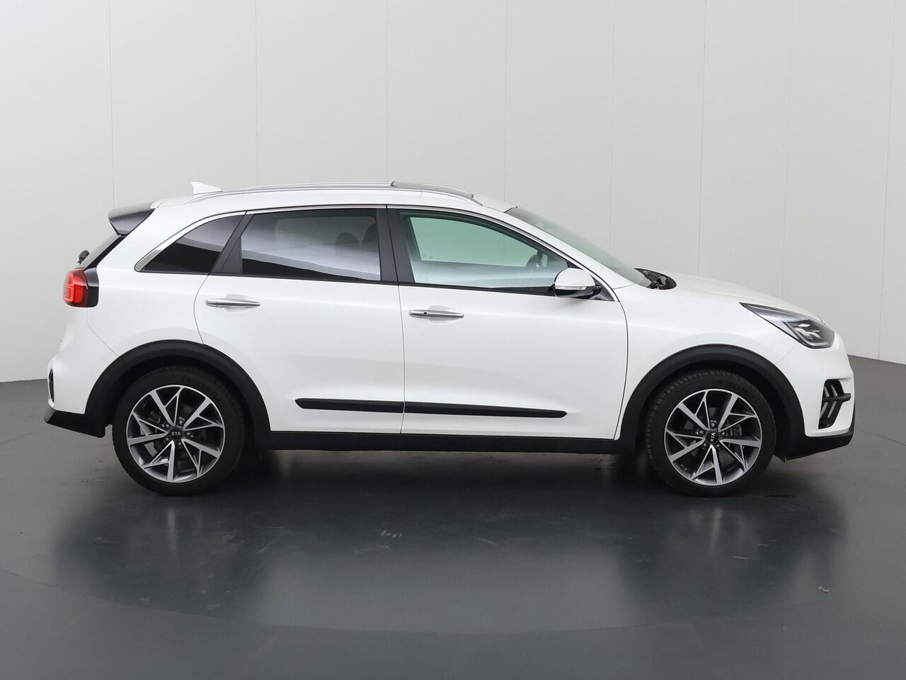 KIA Niro 1.6 GDi Hybrid ExecutiveLine | Panoramadak | Lederen Bekleding | JBL Audio | Dodehoekdetectie | Stoel/Stuurwielverwarming | Stoelventilatie | Elektrisch bedienbare bestuurdersstoel met geheugenfunctie