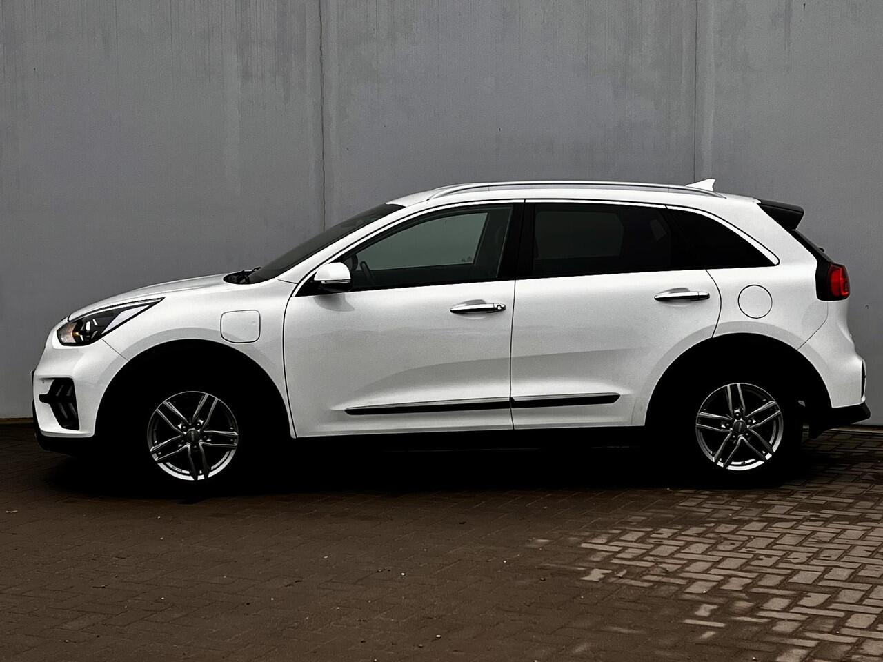 KIA Niro 1.6 GDi PHEV DynamicLine Automaat / Dealer onderhouden / Trekgewicht 1.300 kg / EAER 49 km stad 65 km / Navigatie / Stuur-, stoel- en achterbankverwarming / Apple Carplay Android /