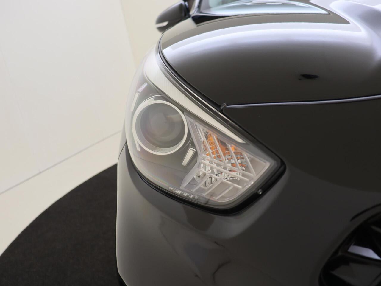 KIA Niro 1.6 GDi Hybrid ExecutiveLine 140PK | Navigatie | Apple Carplay | Elektrisch schuifdak | Camera | Trekhaak | Climate control |