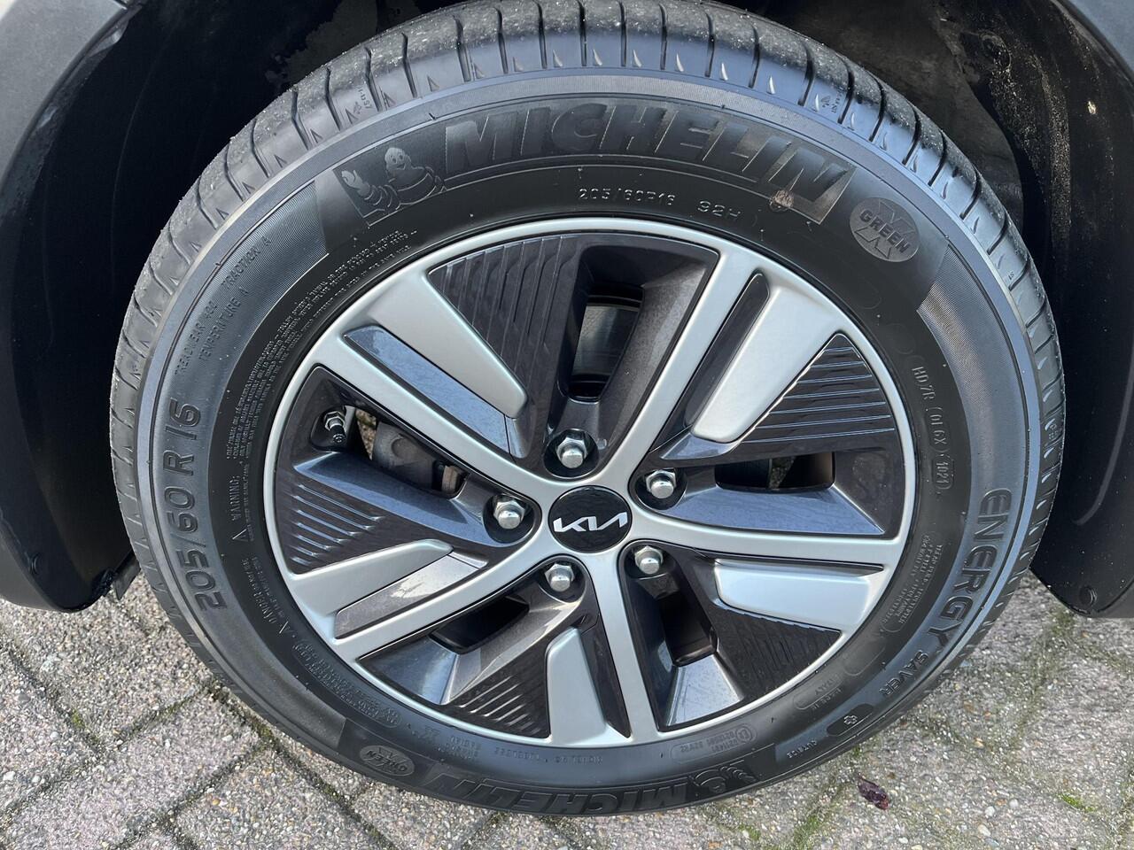 KIA Niro 1.6 GDi PHEV DynamicPlusLine | 10 jaar garantie, Digitaal Display, Dealer onderhouden, Parkeersensoren V+A, LED, 1e eigenaar, 1300kg trekgewicht, Fabrieksgarantie!
