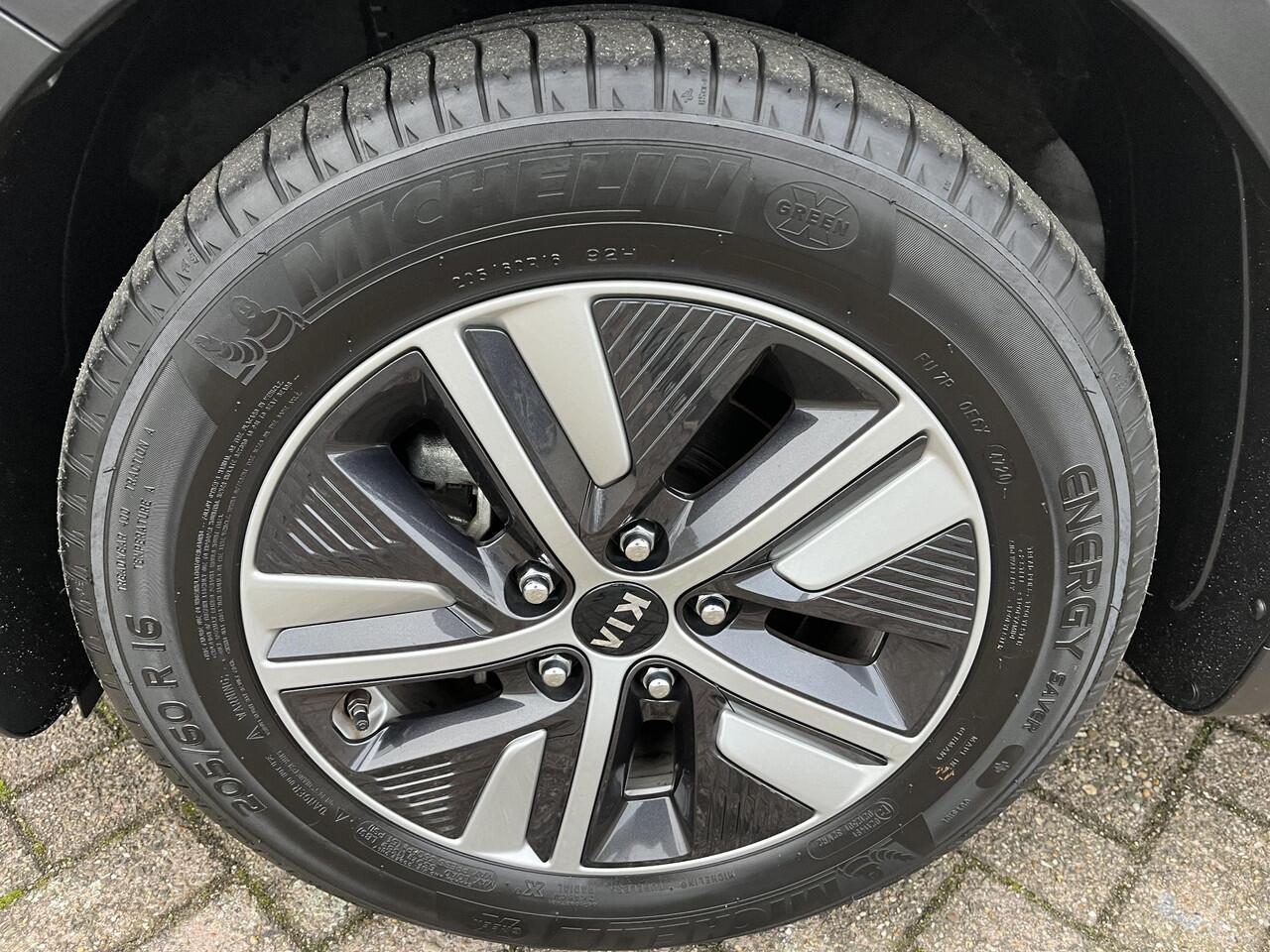 KIA Niro 1.6 GDi PHEV DynamicPlusLine | 10 jaar garantie, Digitaal Display, Dealer onderhouden, Parkeersensoren V+A, LED, 1e eigenaar, 1300kg trekgewicht!