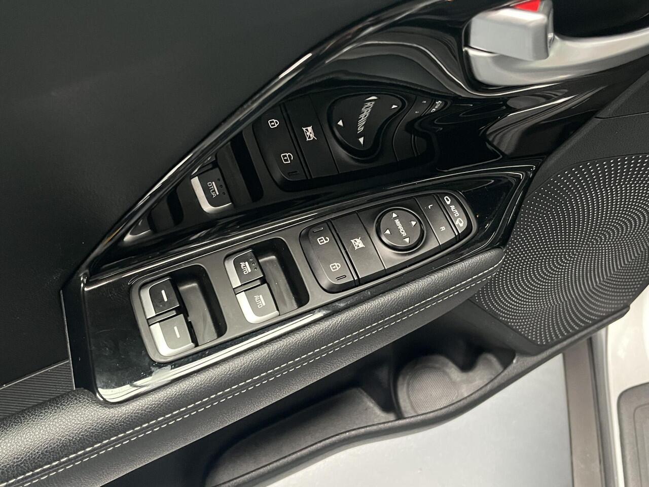 KIA Niro 1.6 GDi Hybrid DynamicLine met Trekhaak, Cruisecontrol, Achteruitrij Camera, Apple Carplay en Android Auto, Navigatie