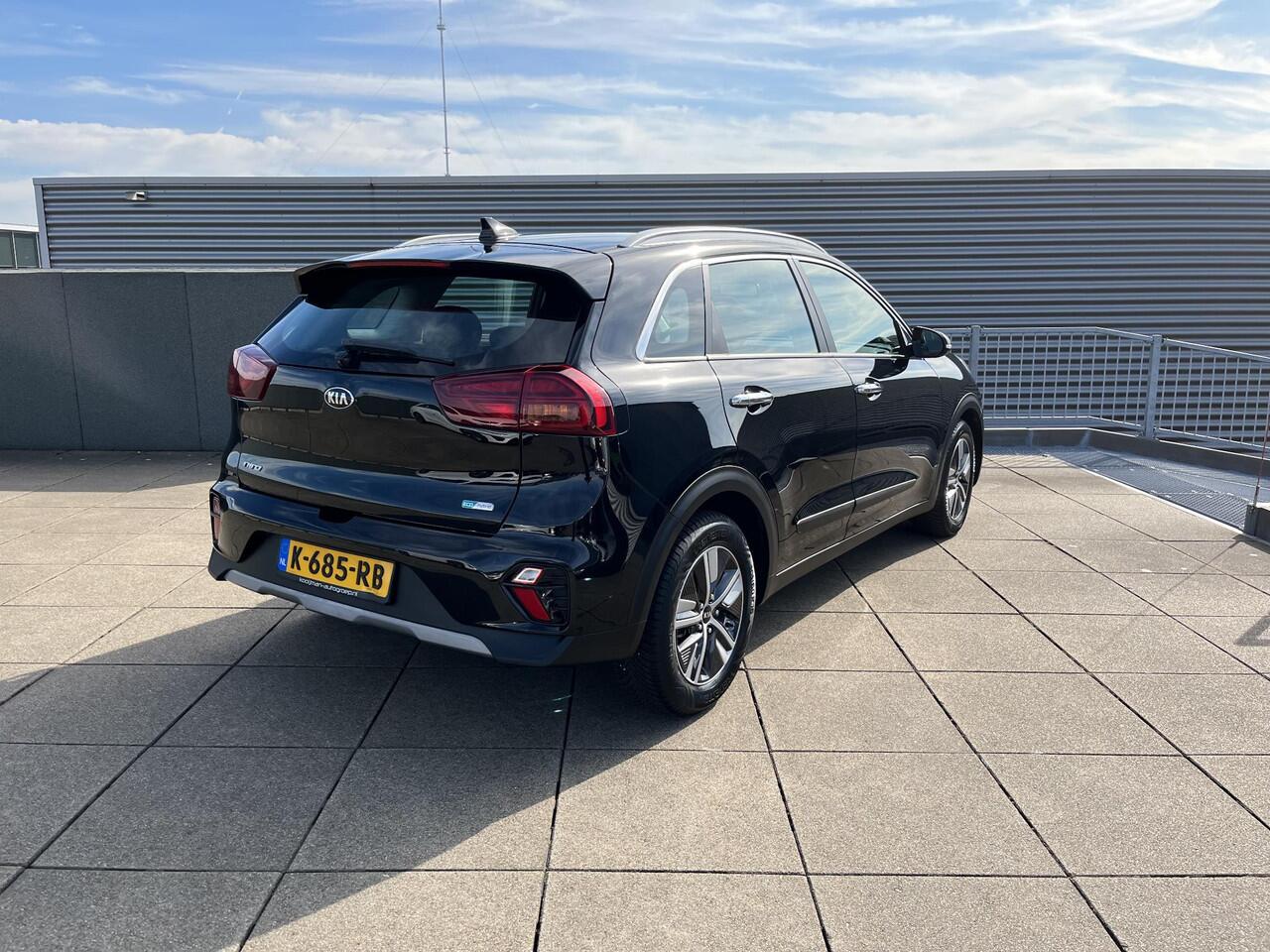 KIA Niro 1.6 GDi Hybrid DynamicLine Achteruitrij camera / Half leder / Navigatie / Parkeersensoren / Cruise control / Automaat / Nederlandse auto en boekjes compleet!
