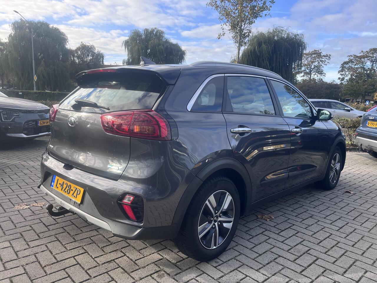 KIA Niro 1.6 GDi Hybrid DynamicLine | Schuifdak | Trekhaak | Navigatie | Apple CarPlay/Android Auto | Adaptieve cruise control | 1e eigenaar! Dealer onderhouden!!
