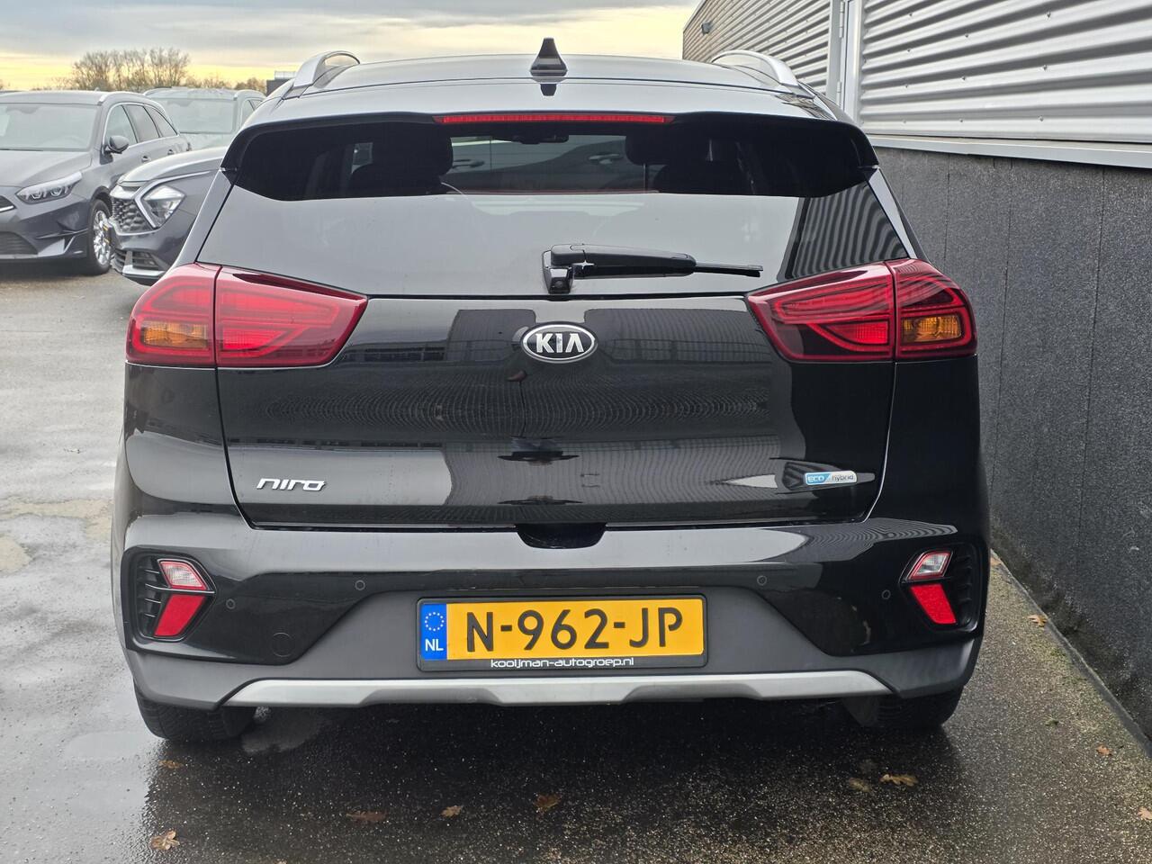 KIA Niro 1.6 GDi Hybrid DynamicPlusLine Navigatie, Lederen bekleding, Stoel- & Stuurwiel verwarmd, Dodehoekdetectie, Smart Key, Privacy Glass, Dealeronderhouden
