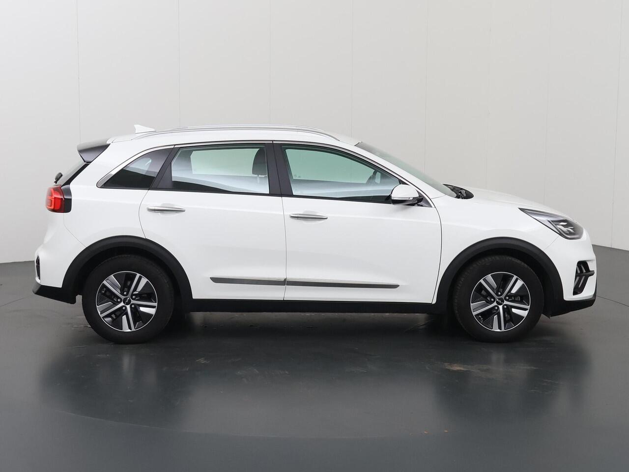 KIA Niro 1.6 GDi PHEV DynamicLine | Navigatie | Parkeercamera | Climate Control | Cruise Control Adaptief | Stoel/Stuurverwarming |