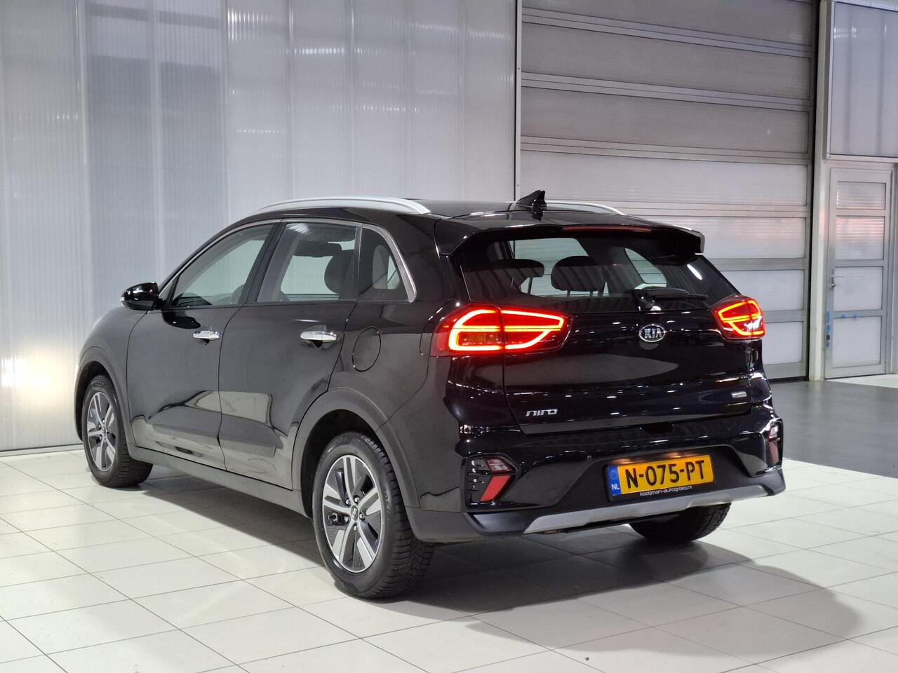 KIA Niro 1.6 GDi Hybrid DynamicLine Schuif kantel dak, Apple Carplay/Android Auto, Navigatie, Camera.