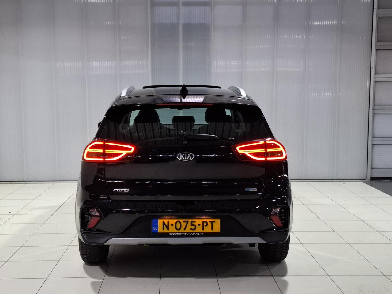 KIA Niro 1.6 GDi Hybrid DynamicLine Schuif kantel dak, Apple Carplay/Android Auto, Navigatie, Camera.