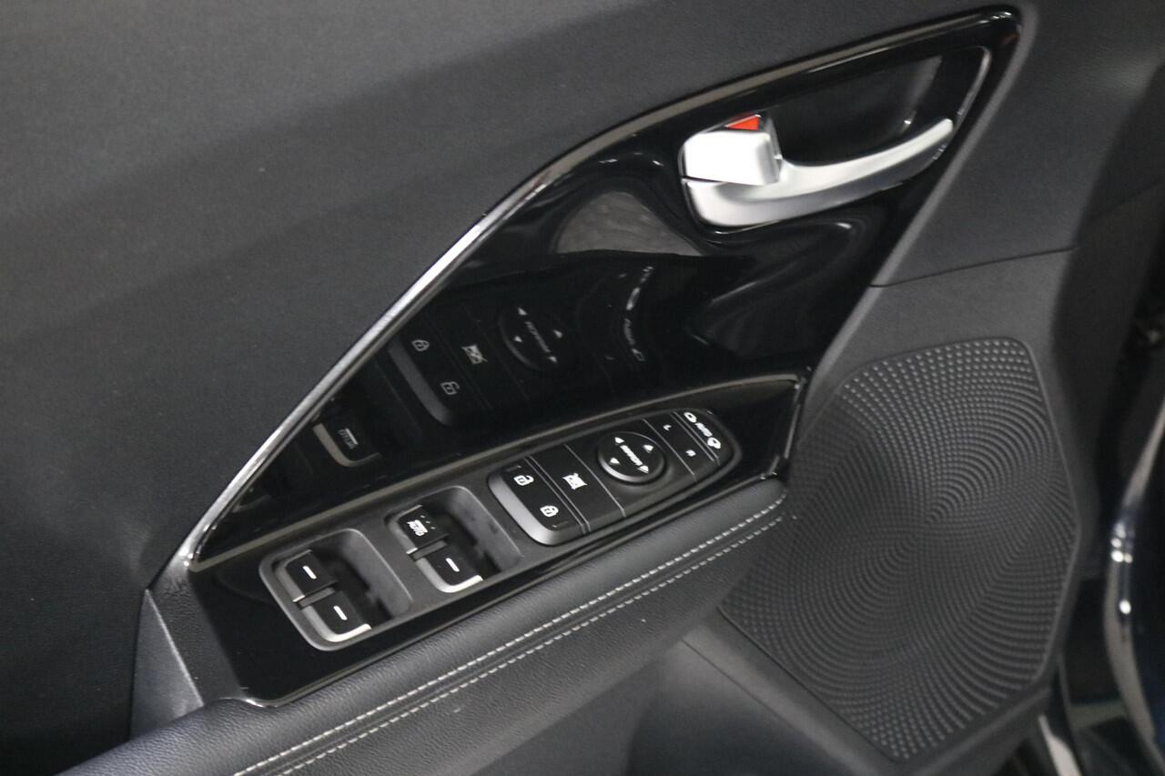 KIA Niro 1.6 GDi Hybrid DynamicLine Schuif/Kanteldak | Carplay | All.season banden