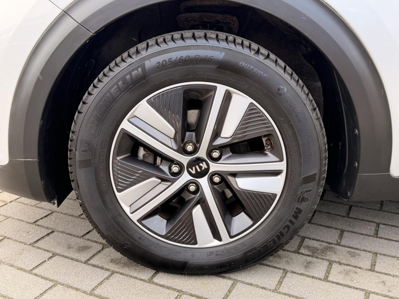 KIA Niro 1.6 GDi HEV DynamicLine | Navigatie | Camera | 1e eigenaar