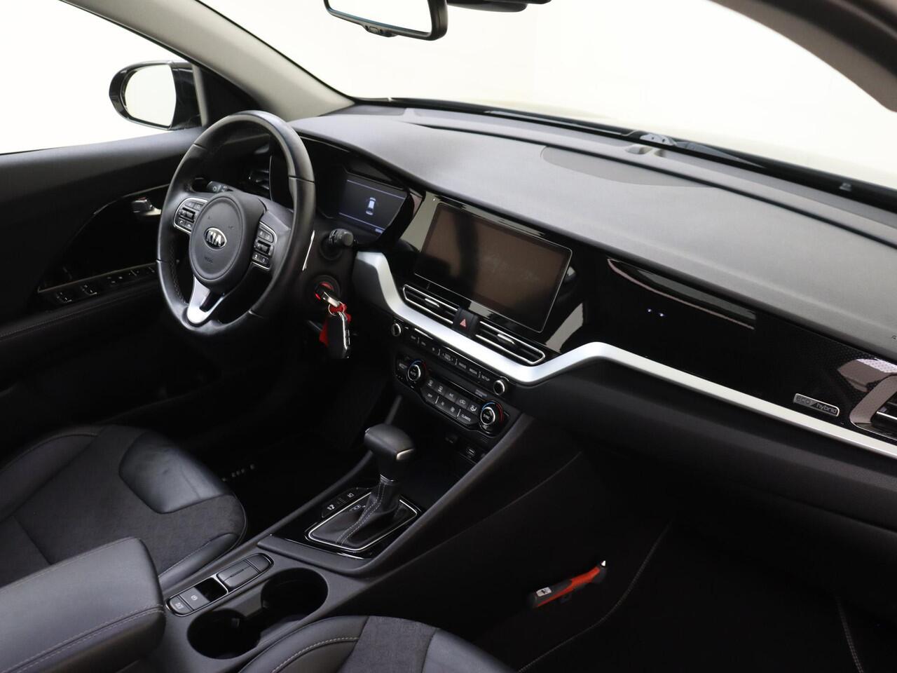 KIA Niro 1.6 GDi Hybrid DynamicLine 140PK | Navigatie | Apple Carplay | Elektrisch schuifdak | Camera | Trekhaak | Climate control |