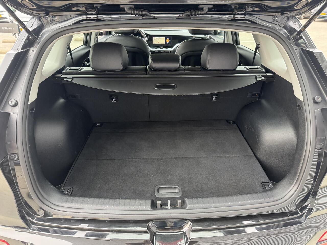 KIA Niro 1.6 GDi Hybrid DynamicLine Sunroof | 18 inch | Trekhaak | NW door ons geleverd & Onderhouden