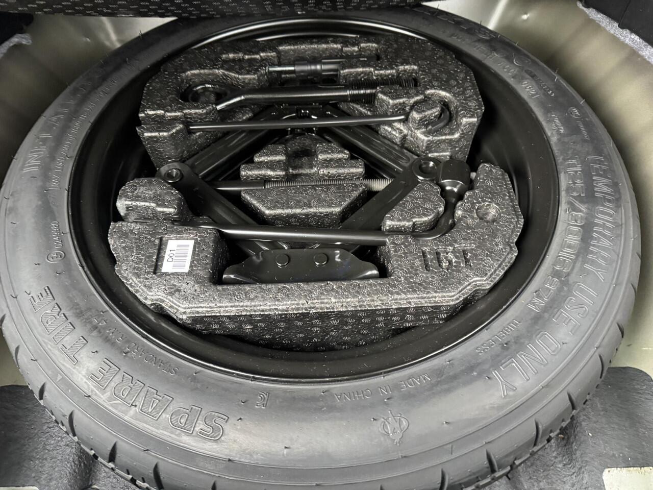 KIA Niro 1.6 GDi Hybrid DynamicLine Sunroof | 18 inch | Trekhaak | NW door ons geleverd & Onderhouden