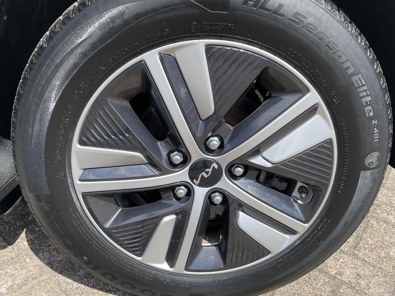 KIA Niro 1.6 GDi PHEV DynamicLine | 10 jaar garantie, 1e eigenaar, Dealer onderhouden, Apple CarPlay / Android Auto, Adapt. Cruise Control, 1300kg trekgewicht, weinig km!