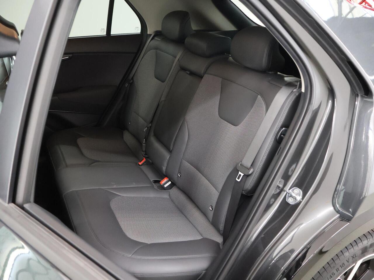 KIA Niro 1.6 GDi Hybrid DynamicLine Edition | 18" lichtmetalen velgen | Navigatie | Parkeercamera | Climate Control | Keyless |