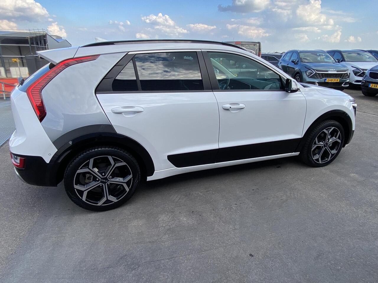 KIA Niro 1.6 GDi Hybrid Launch Edition Dealer onderhouden: Schuif-/kanteldak, trekhaak 13-polig, head-up display, stoelverwarming- & ventilatie, stuurverwarming, adaptieve cruise control, Apple CarPlay/Android Auto