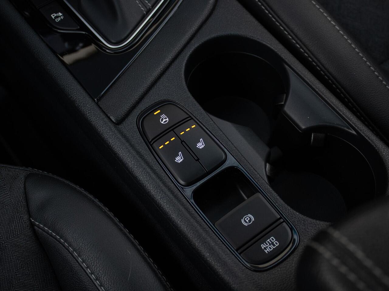 KIA Niro 1.6 GDi Hybrid Tech Edition Dynamicplusline | Stoel en stuurverwarming | Schuifkanteldak | Digitaal dashboard