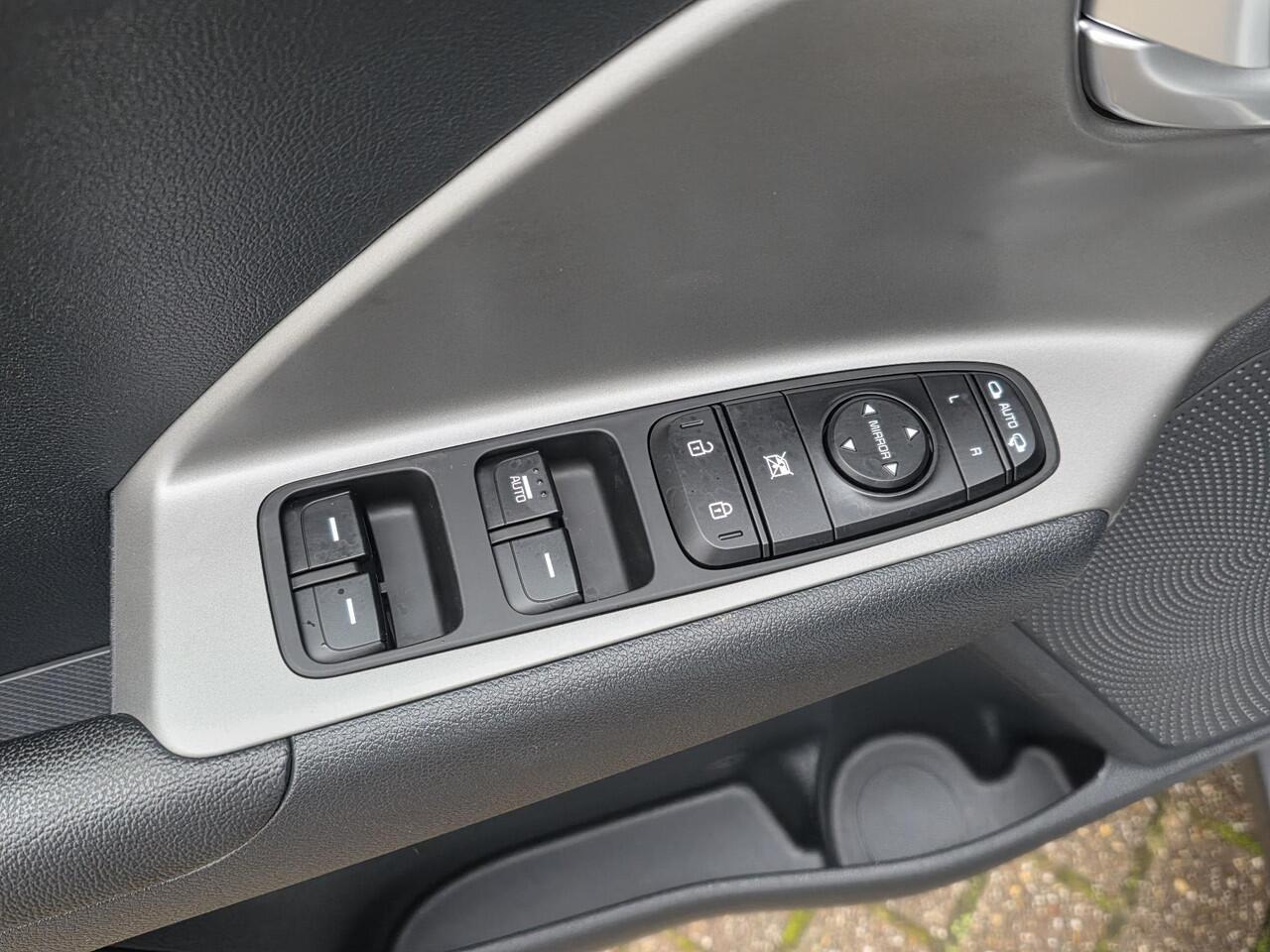 KIA Niro 1.6 GDi PHEV | Stoel + Stuurverwarming | Apple Carplay | Navigatie via telefoon | Parkeersensoren + Camera | Cruise Control